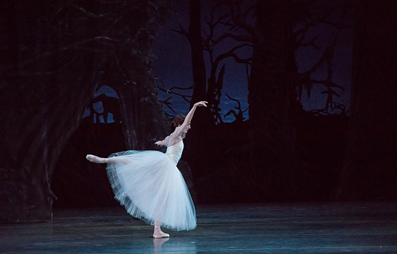 20161022_MCB_Giselle_Act2_2Cast_Tricia_Arsht_73A9700