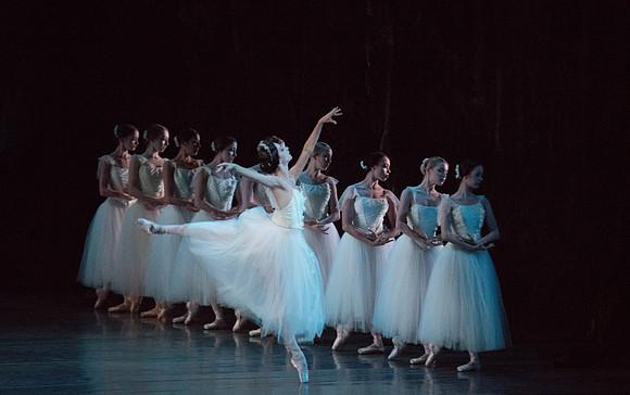 20161022_MCB_Giselle_Act2_2Cast_Tricia_Arsht_73A0384
