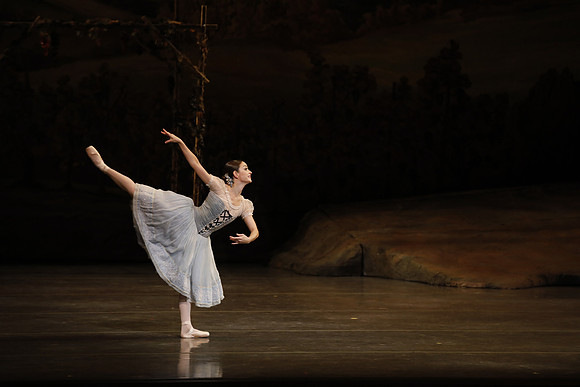 20161023_MCB_Giselle_Act1_3Cast_Jennifer_Laurent_Arsht__73A1521