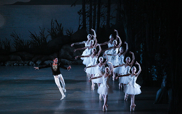 20151114_Swan_Lake_George_Balanchine_Kravis_IMG_6770