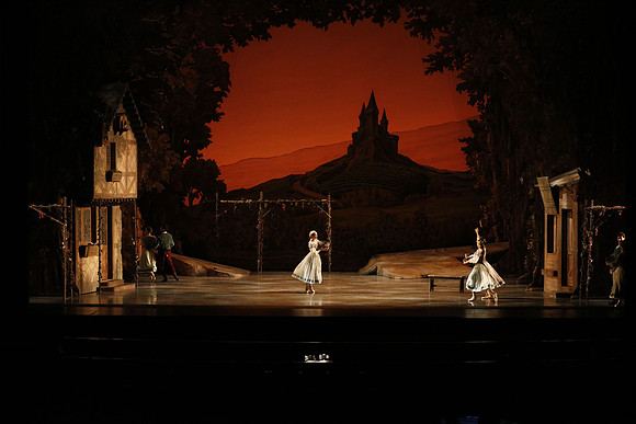 20161020_MCB_Giselle_Act1_2Cast_DR_No Makeup_Arsht_75A0015