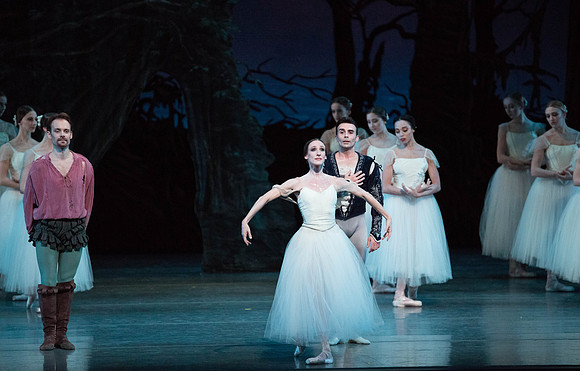 20161022_MCB_Giselle_Act2_2Cast_Tricia_Arsht_73A0934