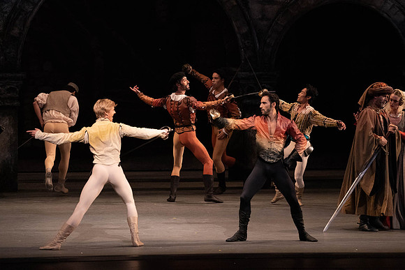 20221023_Romeo_And_Juliet_3Cast__DSC4890