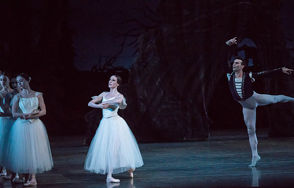 20161022_MCB_Giselle_Act2_2Cast_Tricia_Arsht_73A0086