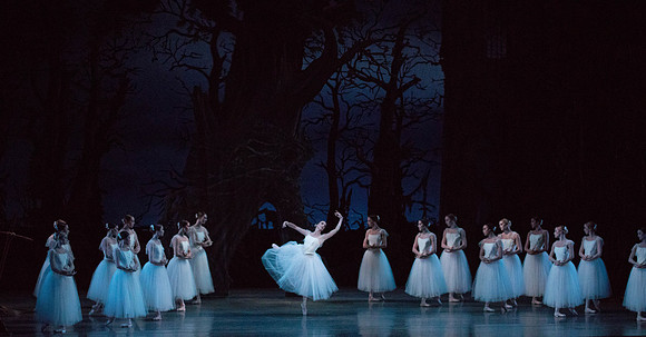 20161022_MCB_Giselle_Act2_2Cast_Tricia_Arsht_73A0316
