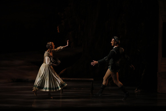 20161023_MCB_Giselle_Act1_3Cast_Jennifer_Laurent_Arsht__73A1343