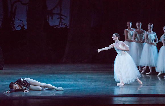 20161022_MCB_Giselle_Act2_2Cast_Tricia_Arsht_73A0736