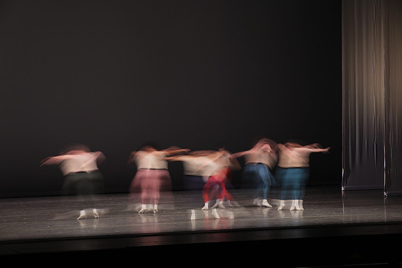 20170113_Glass_Motion_Blur_Samantha_PR_9C7C2328