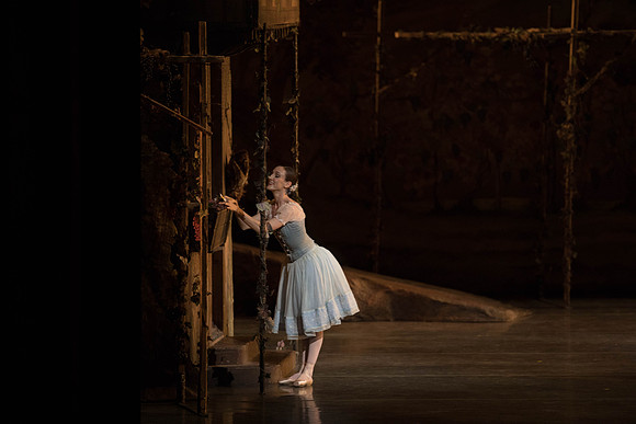 20161022_MCB_Giselle_Act1_2Cast_Tricia_Arsht_Arsht_73A5858