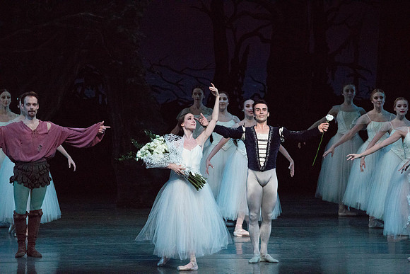 20161022_MCB_Giselle_Act2_2Cast_Tricia_Arsht_73A1102-2