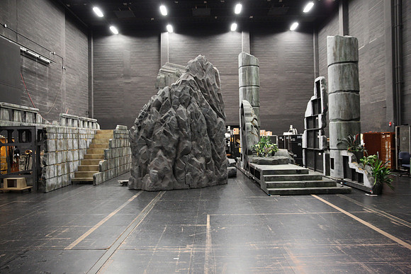 20150226_The_Pearl_Fisher_Backstage_Props_9C7C0324