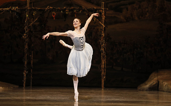 20161020_MCB_Giselle_Act1_DRDA_Arsht_73A3490