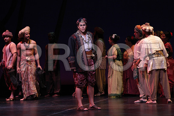 20150226_The_Pearl_Fisher_Act_29C7C0637