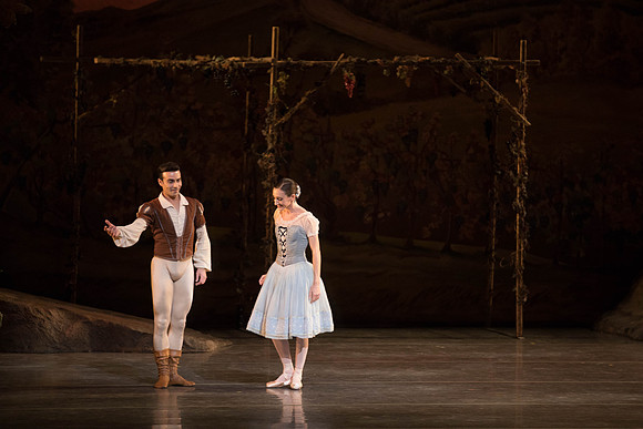 20161022_MCB_Giselle_Act1_2Cast_Tricia_Arsht_Arsht_73A5774