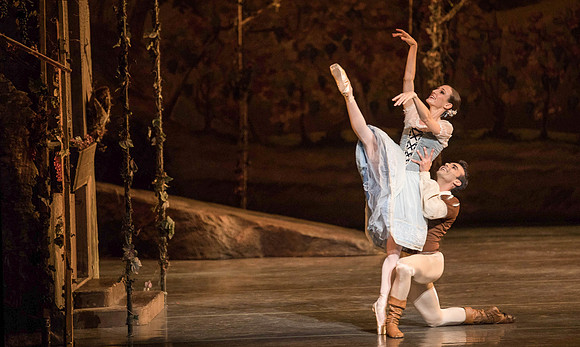20161022_MCB_Giselle_Act1_2Cast_Tricia_Arsht_Arsht_73A5980