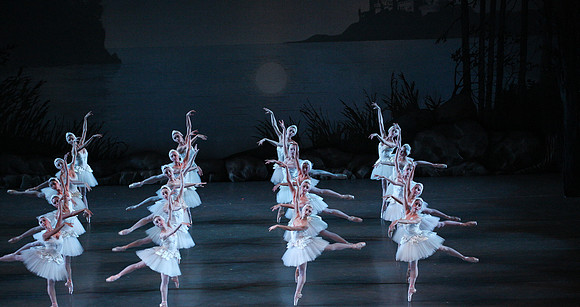 20151114_Swan_Lake_George_Balanchine_Kravis_IMG_6724
