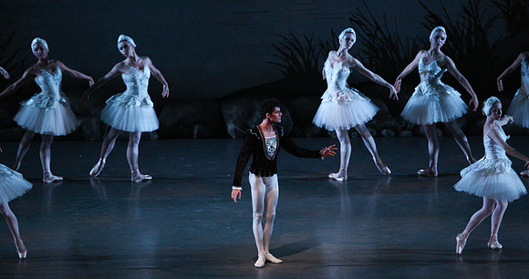 20151114_Swan_Lake_George_Balanchine_Kravis_IMG_6749