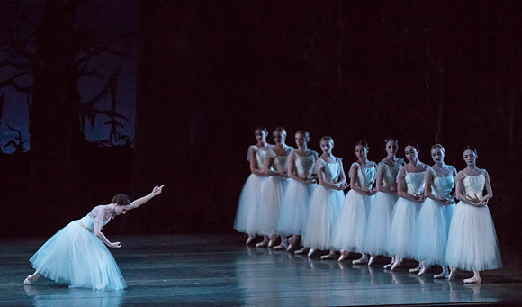 20161022_MCB_Giselle_Act2_2Cast_Tricia_Arsht_73A9660