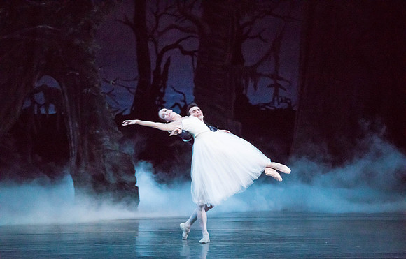 20161022_MCB_Giselle_Act2_2Cast_Tricia_Arsht_73A0870