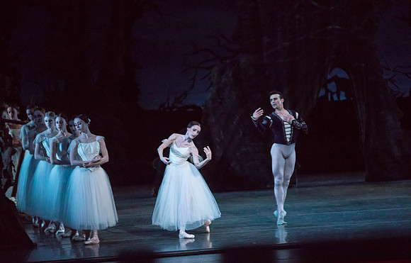 20161022_MCB_Giselle_Act2_2Cast_Tricia_Arsht_73A0087