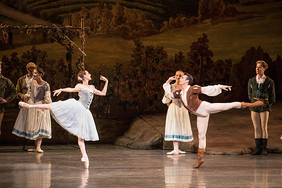 20161022_MCB_Giselle_Act1_2Cast_Tricia_Arsht_Arsht_73A6561