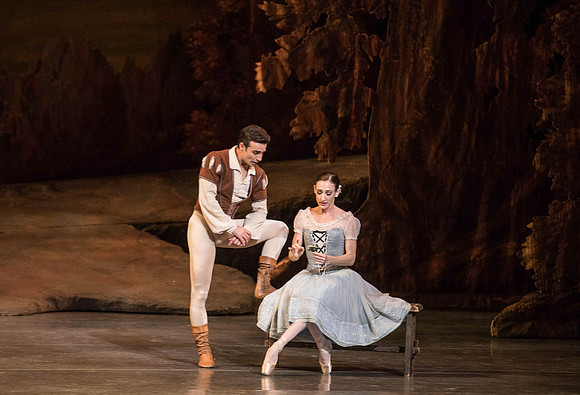 20161022_MCB_Giselle_Act1_2Cast_Tricia_Arsht_Arsht_73A5879