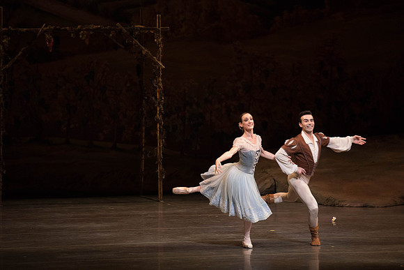 20161022_MCB_Giselle_Act1_2Cast_Tricia_Arsht_Arsht_73A5929