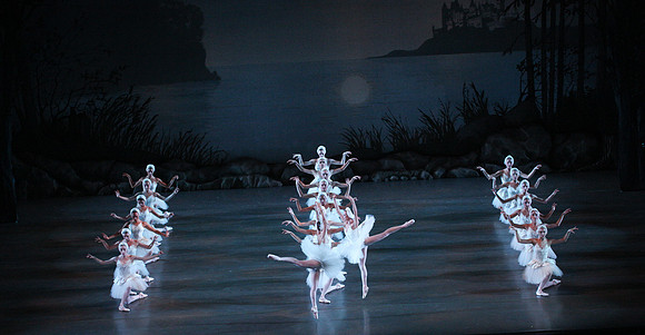 20151114_Swan_Lake_George_Balanchine_Kravis_IMG_6676