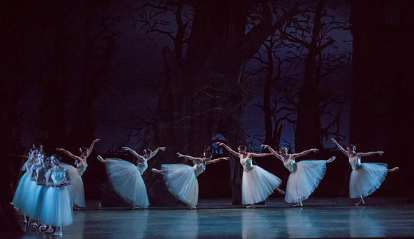 20161022_MCB_Giselle_Act2_2Cast_Tricia_Arsht_73A0468
