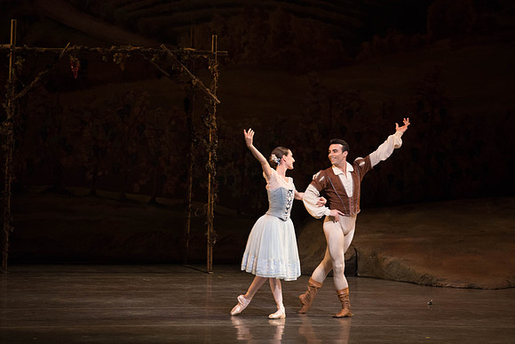20161022_MCB_Giselle_Act1_2Cast_Tricia_Arsht_Arsht_73A5903