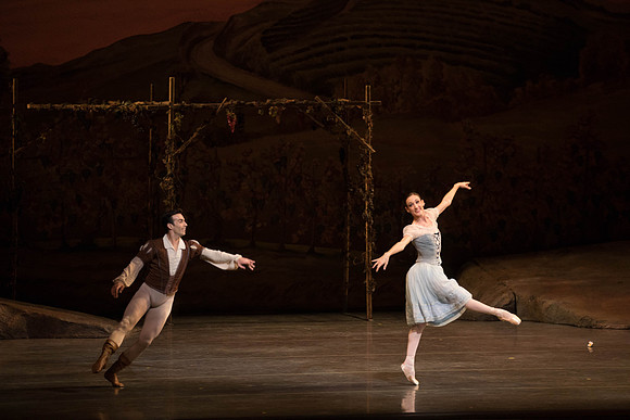20161022_MCB_Giselle_Act1_2Cast_Tricia_Arsht_Arsht_73A5941