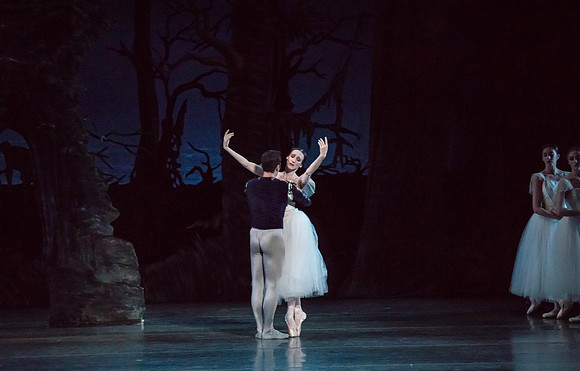 20161022_MCB_Giselle_Act2_2Cast_Tricia_Arsht_73A0013