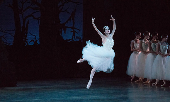20161022_MCB_Giselle_Act2_2Cast_Tricia_Arsht_73A0390