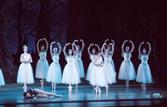 20161022_MCB_Giselle_Act2_2Cast_Tricia_Arsht_73A0773
