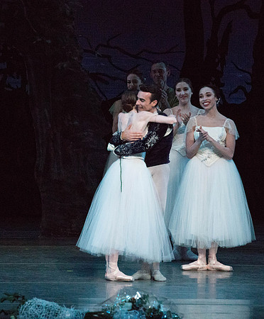 20161022_MCB_Giselle_Act2_2Cast_Tricia_Arsht_73A1276