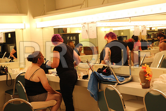 20150226_The_Pearl_Fisher_Backstage_Makeup_9C7C0423