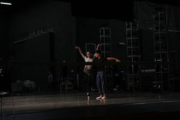 20151025_MCB_Back_Stage_2Cast_Arsht_IMG_7493