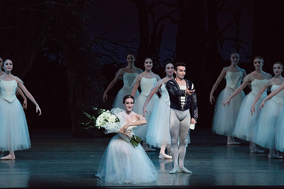 20161022_MCB_Giselle_Act2_2Cast_Tricia_Arsht_73A1023