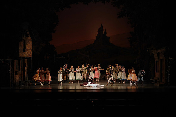 20161020_MCB_Giselle_Act1_DRSH_75A0040