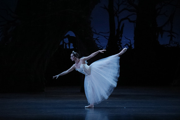 20161023_MCB_Giselle_Act2_3Cast_Jennifer_Laurent_Arsht__73A4963