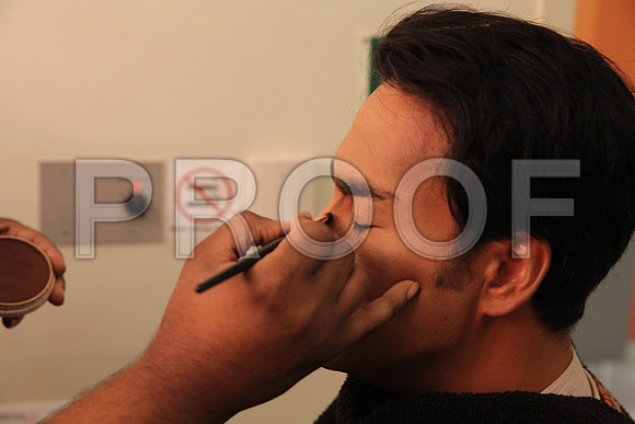 20150226_The_Pearl_Fisher_Backstage_Makeup_9C7C0414