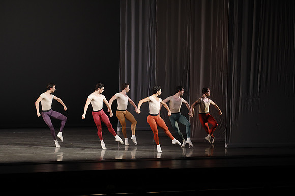 20170113_Glass_Pieces_Akhnaten_PR_MCB_Arsht_73A0754