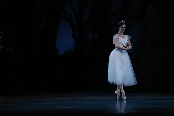 20161020_MCB_Giselle_Act2_DRDA_Arsht_73A5998
