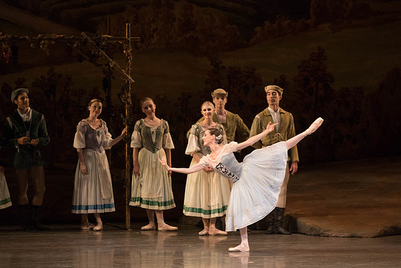 20161022_MCB_Giselle_Act1_2Cast_Tricia_Arsht_Arsht_73A8461