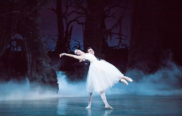 20161022_MCB_Giselle_Act2_2Cast_Tricia_Arsht_73A0872