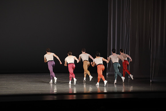 20170113_Glass_Pieces_Akhnaten_PR_MCB_Arsht_73A0760
