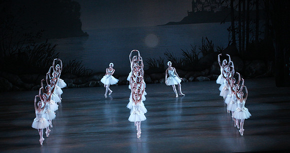20151114_Swan_Lake_George_Balanchine_Kravis_IMG_6687
