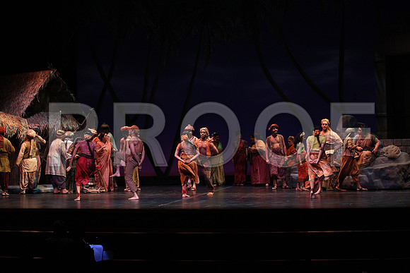 20150226_The_Pearl_Fisher_Act_29C7C0551