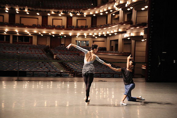 20151025_MCB_Back_Stage_2Cast_Arsht_IMG_7517