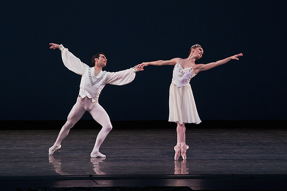 7025_DG_BALLET_IMPERIAL_Balanchine_Tchaikovsky_Miami_City_Ballet_FL_AL1B9912 2-2